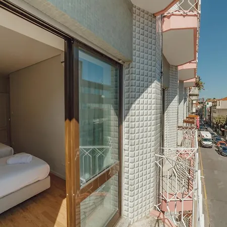 Downtown Design Apartment With Balcony By Vacationy Porto Exterior photo