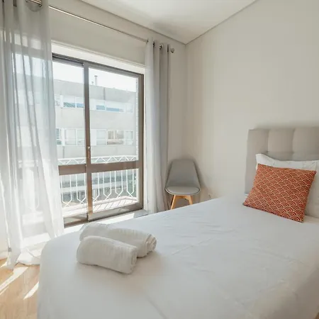 Downtown Design Apartment With Balcony By Vacationy Porto Exterior photo