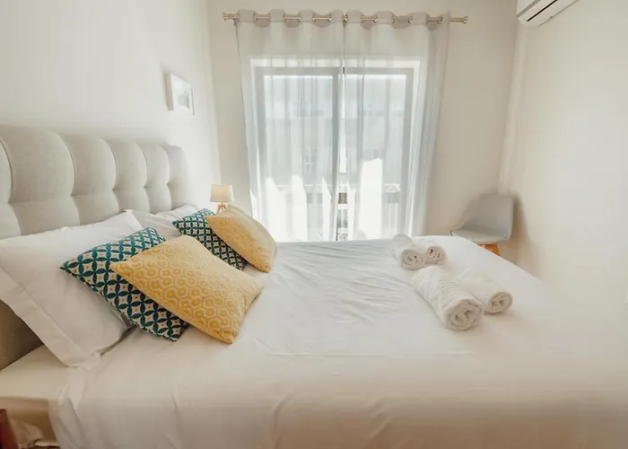 Downtown Design Apartment With Balcony By Vacationy