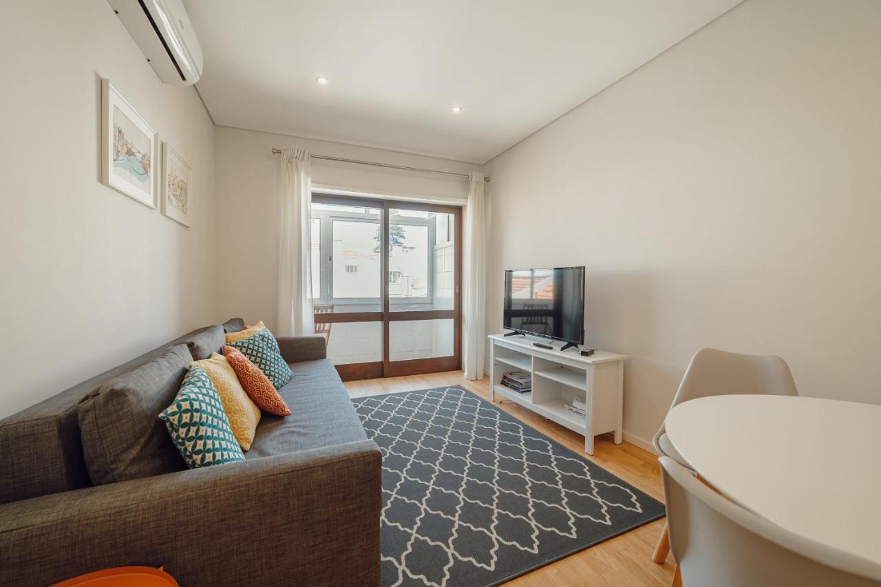 Downtown Design With Balcony By Vacationy Apartment Porto
