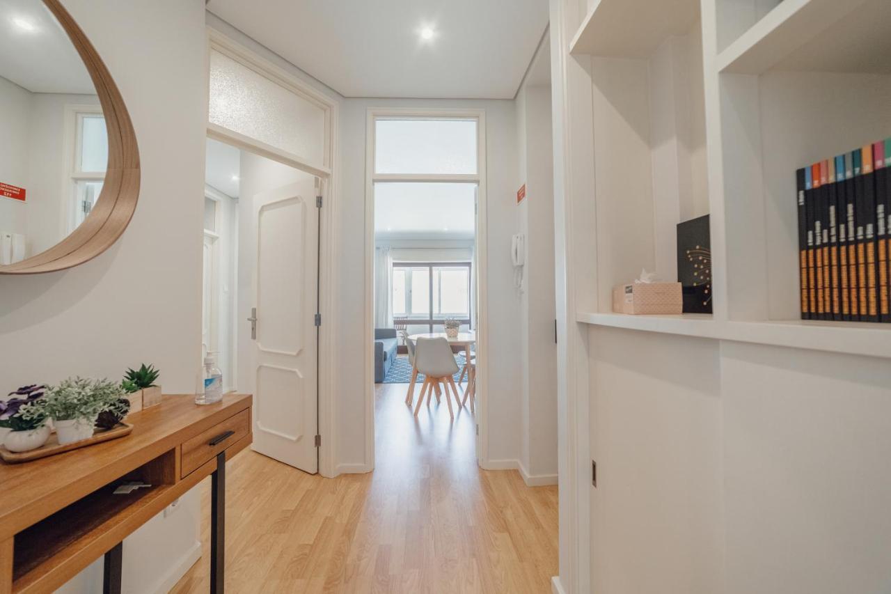 Downtown Design With Balcony By Vacationy Apartment *