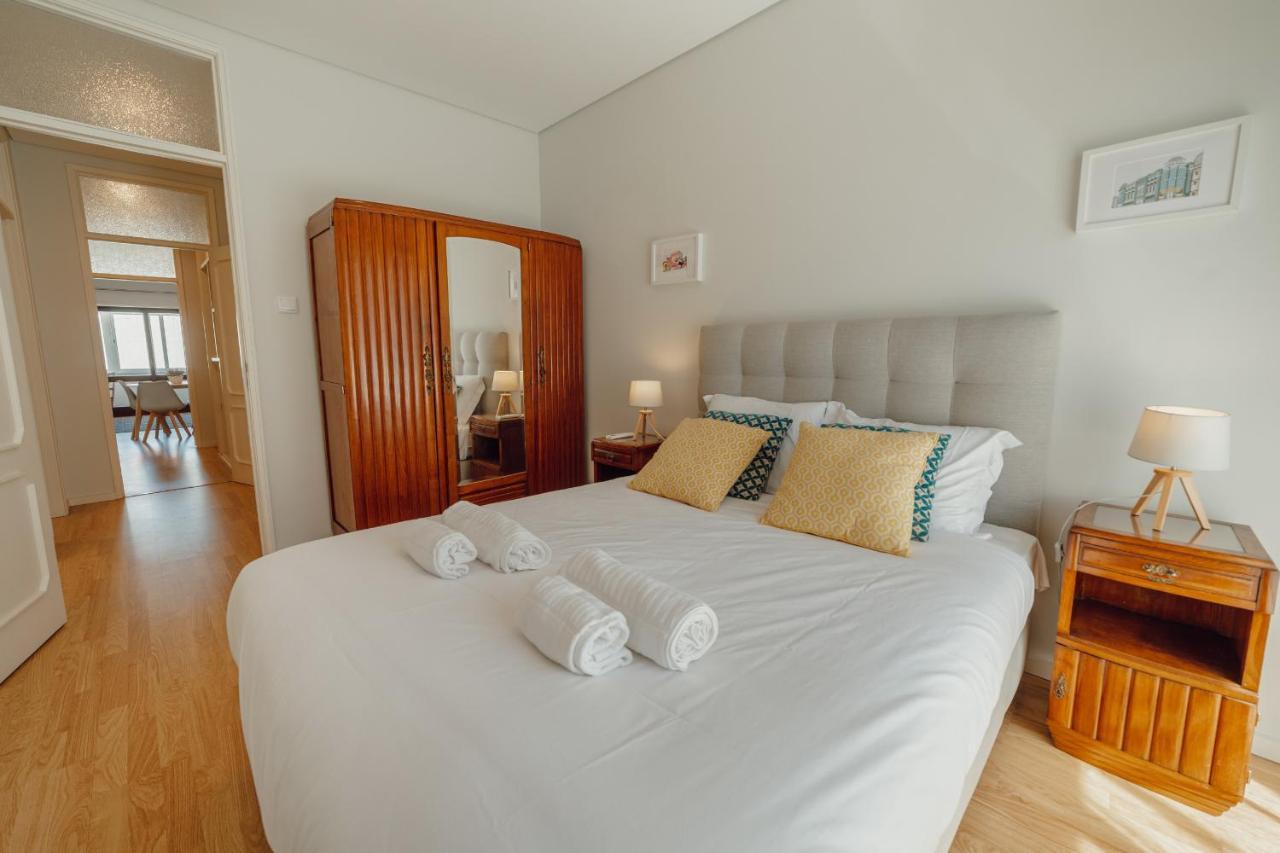 Downtown Design With Balcony By Vacationy Apartment Porto